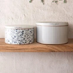 Laura Ashley Set 2 Blikken Candy Stripe En Woodruff -Woonaccessoires Verkoop 71da1a80bf54449486141d9438f5da38